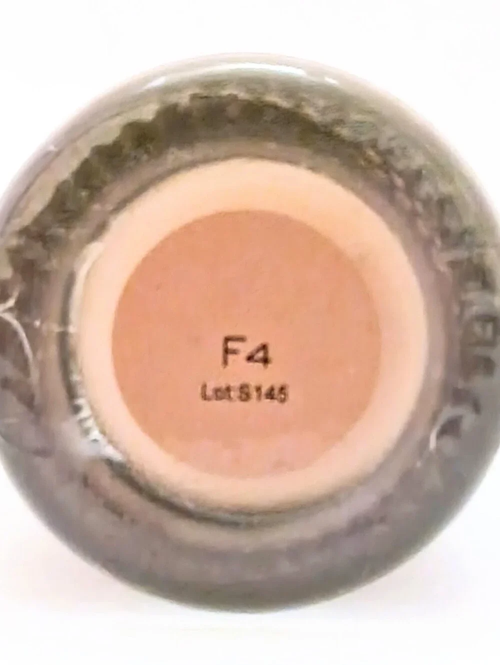 Makeup Revolution Conceal & Glow Illuminating Foundation F4 Full Size New